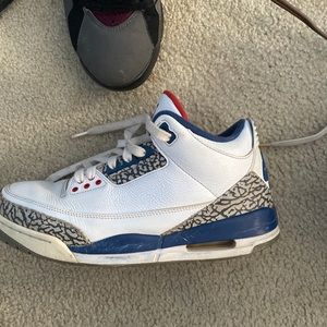 Jordan 3s size 10 slightly worn but with some paint can look great.